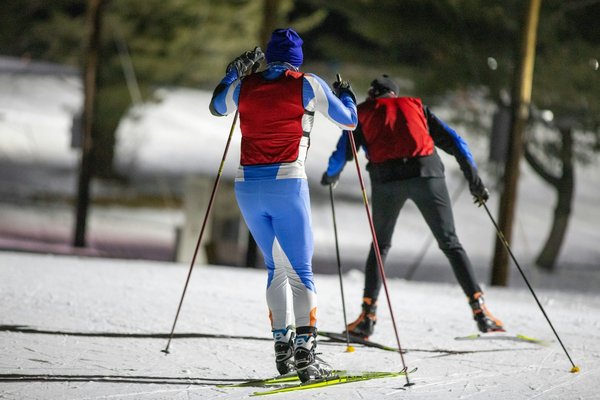 Où pratiquer le ski de fond dans les paysages enneigés de la Laponie finlandaise?
